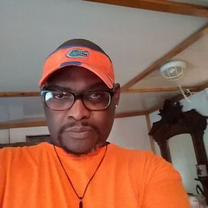 Meet your Posher, Carlos